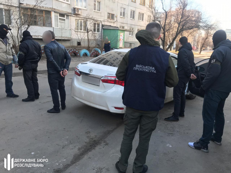 В Харькове двоих офицеров полиции поймал…