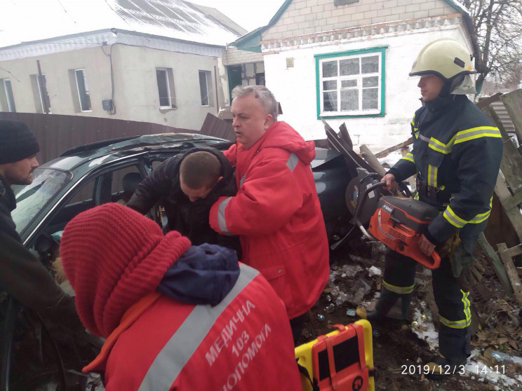 У передмісті Дніпра автівка зіткнулася і…