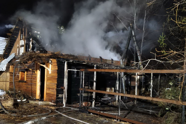 В Харькове огонь уничтожил баню…