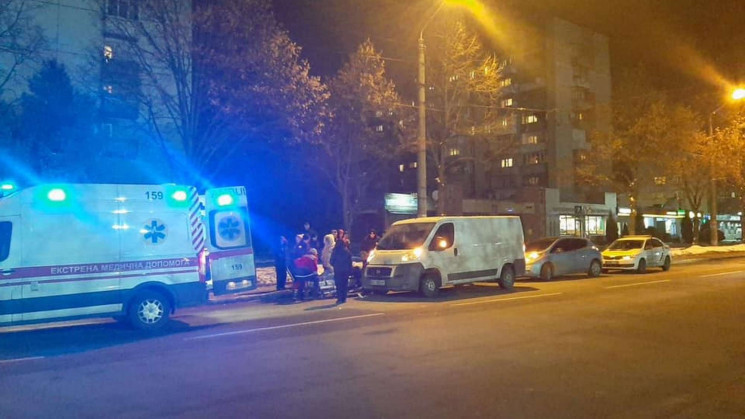 У Львові автомобіль ввечері збив людину…