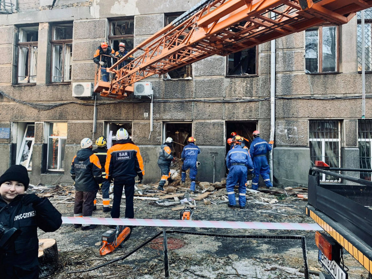В Одессе начали ликвидацию завалов в зда…