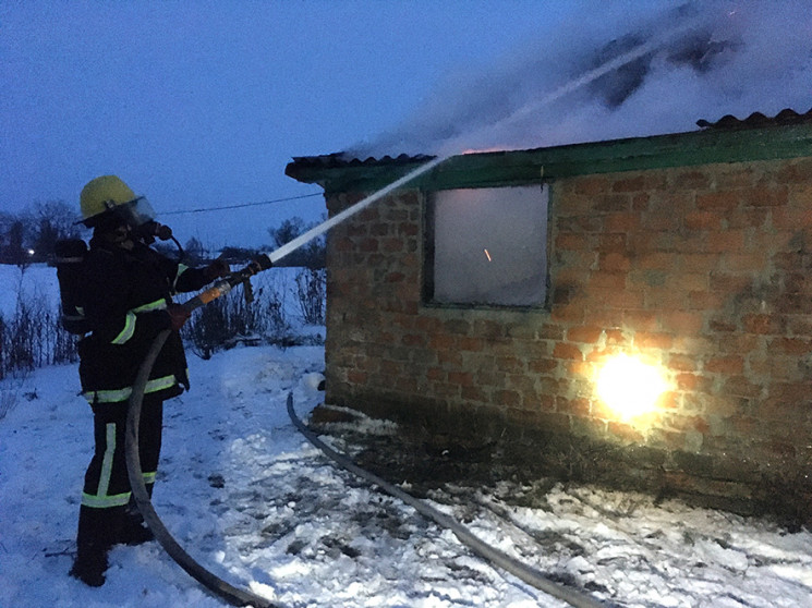 На Полтавщині через цигарку загорівся бу…