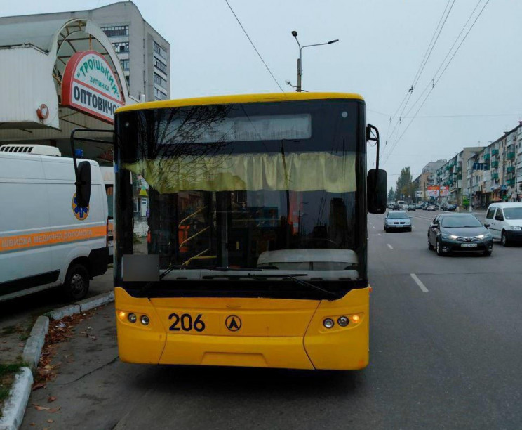 У Полтаві водійку тролейбуса позбавили п…