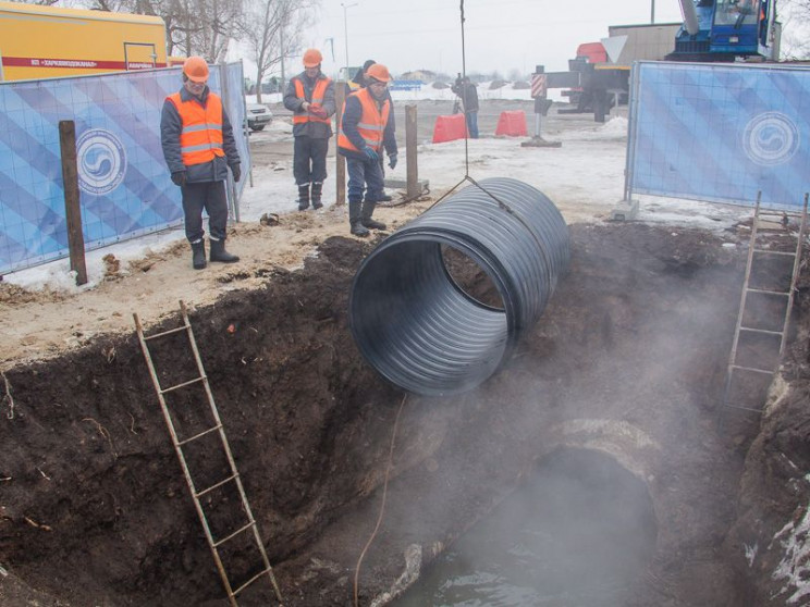 Коммунальщики прикрутили воду в шести ра…