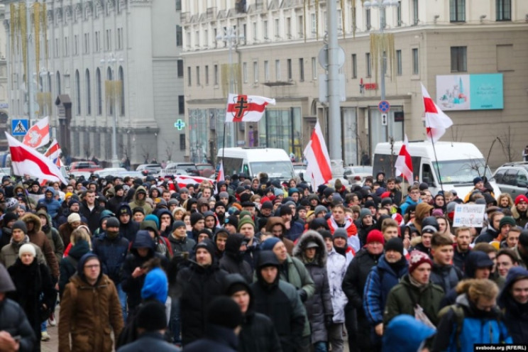 В Минске "майдан" против интеграции с Ро…