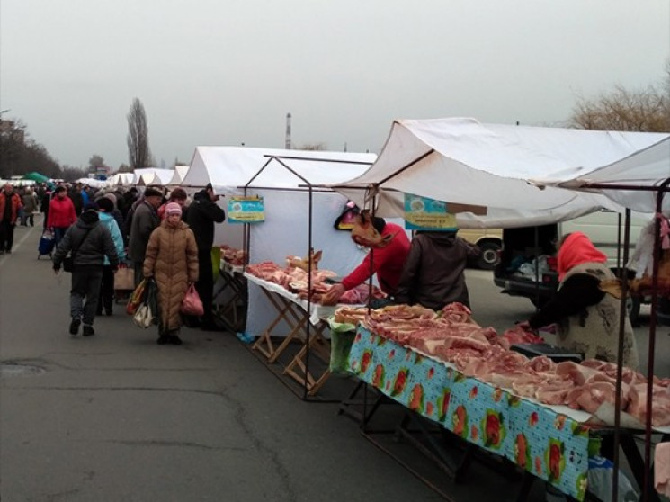 В Киеве заработали традиционные ярмарки…