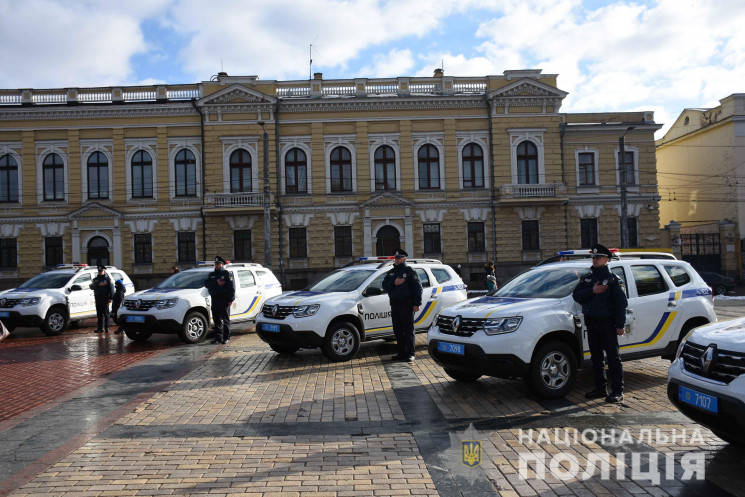 У Кропивницькому вручили нові авто поліц…