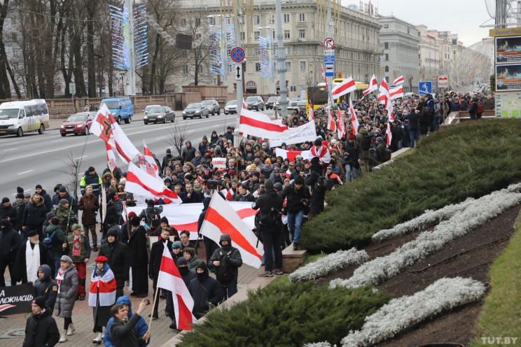 Мінськ продовжує накривати акціями проте…