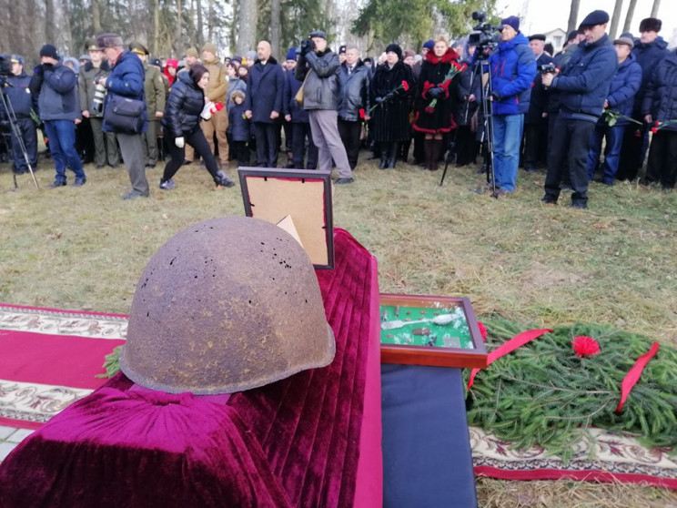 Белорусы похоронили доставленного кривор…