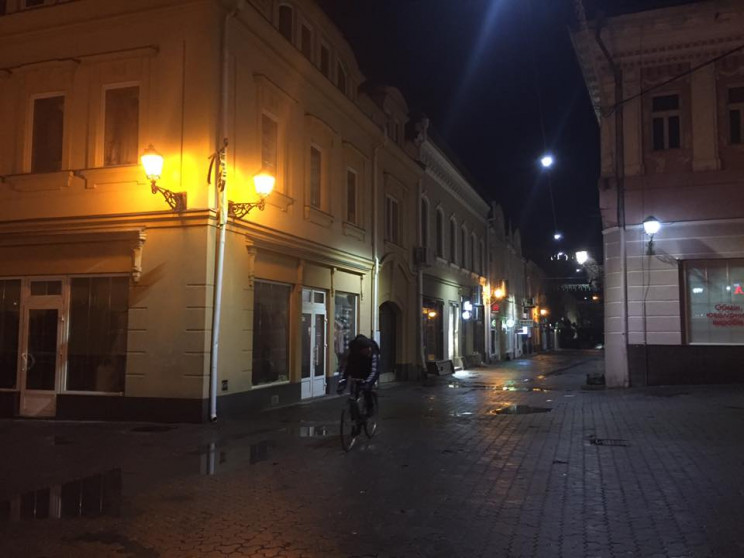 Тихо і мокро: Як в Ужгороді починався де…