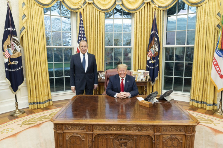 Трамп розповів, якою була зустріч з посл…