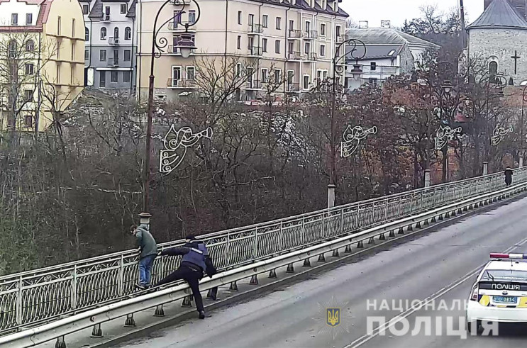 Намагався стрибнути з мосту: Кам'янецькі…