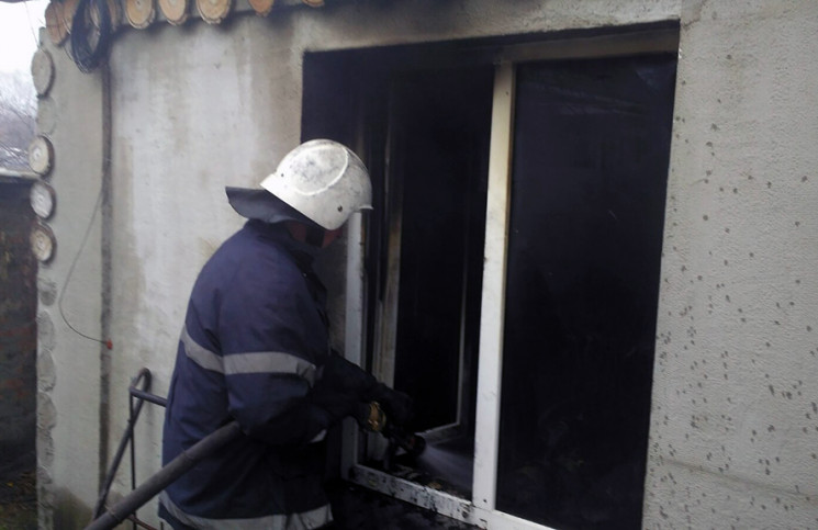 На Полтавщині пожежа зруйнувала господар…
