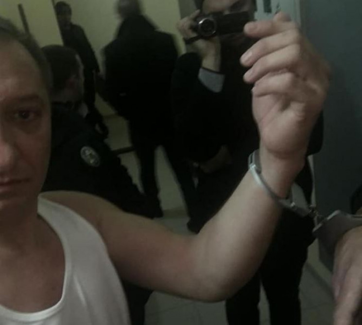 Одягли в наручники: До "свободівця" Кайд…