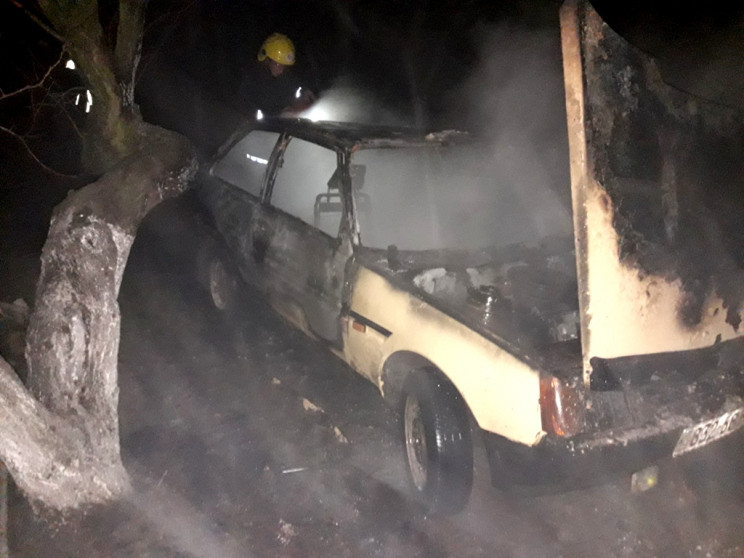 На Херсонщині невідомі спалили автівку…