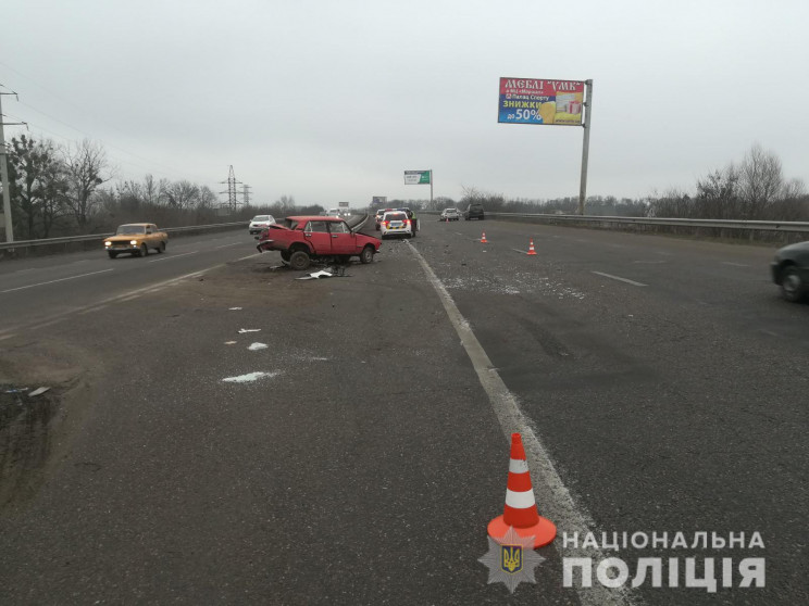 На Харківщині Renault врізався в "копійк…