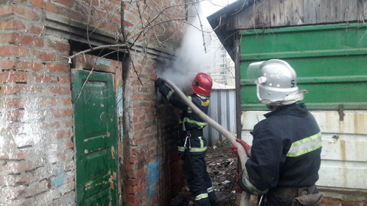 На Полтавщине в Миргороде пожар охватил…