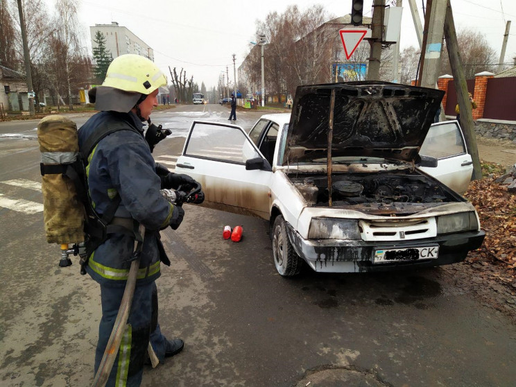 В Светловодске загорелась легковушка…