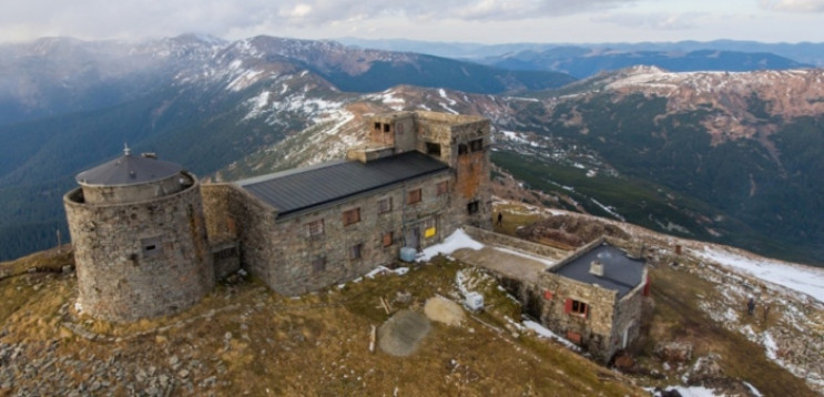 Реставрація обсерваторії на горі Піп Іва…