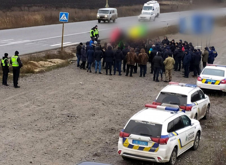 Жители Полтавщины в знак протеста перекр…