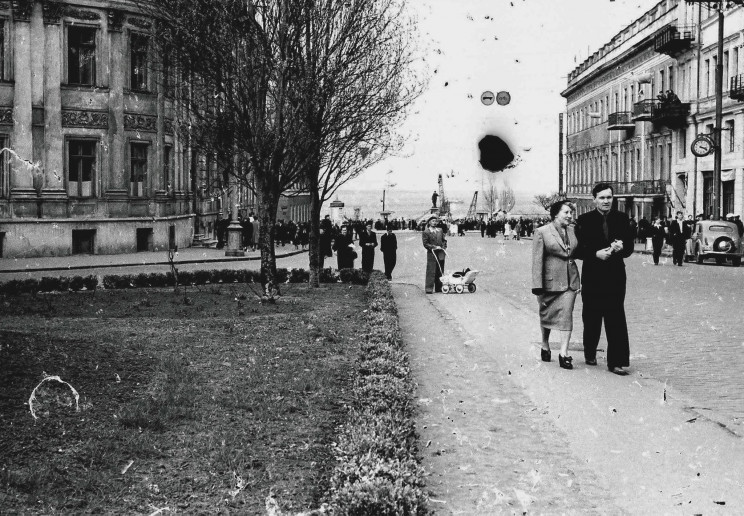 Одессит случайно нашел на улице фотограф…