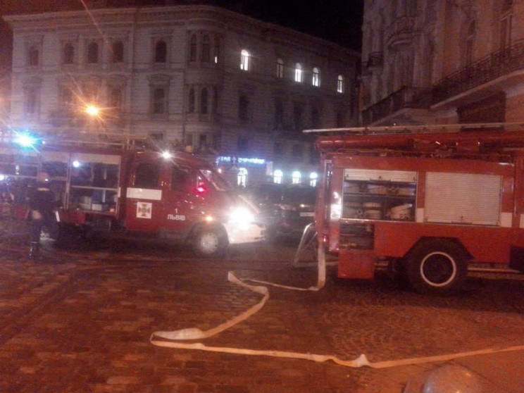 У центрі Львова виникла масштабна пожежа…