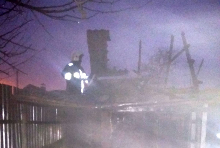 Пожар в Полтаве: Горящий дом тушили 15 с…