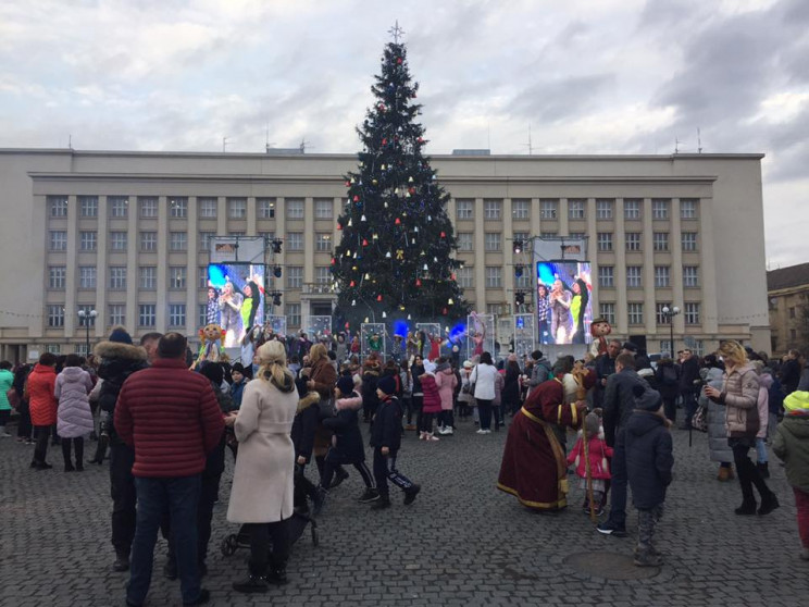 Можна святкувати офіційно: Як атмосферно…