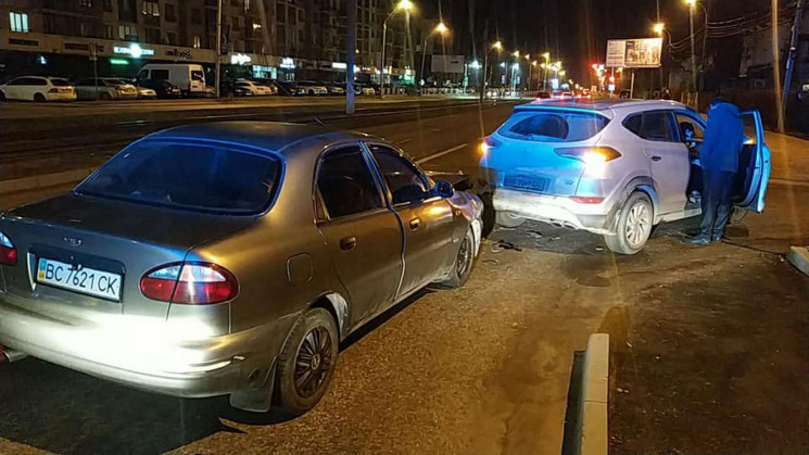Як львівські водії б'ють автомобілі і вс…