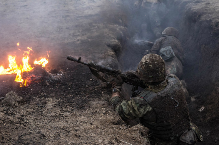 На Донбассе боевики били возле пяти насе…