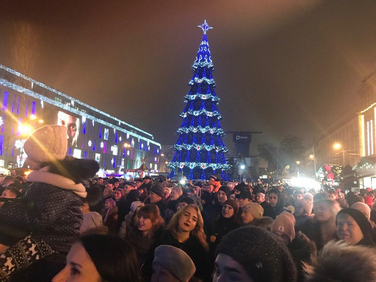 В обіймах весни під "солодкі" пісні: Як…