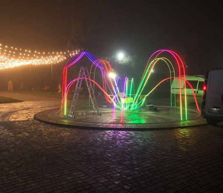 Как выглядит световой фонтан в Никополе…