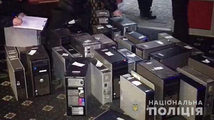 На Днепропетровщине адвокат ударил полиц…