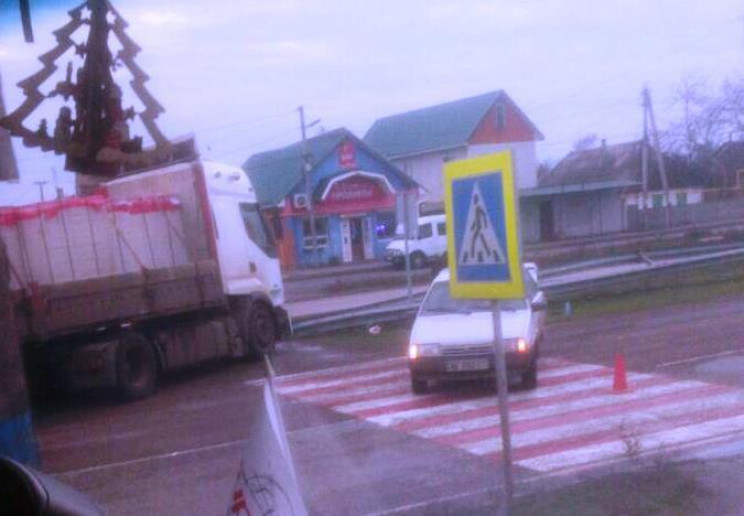 Під Дніпром вантажівка заблокувала рух т…