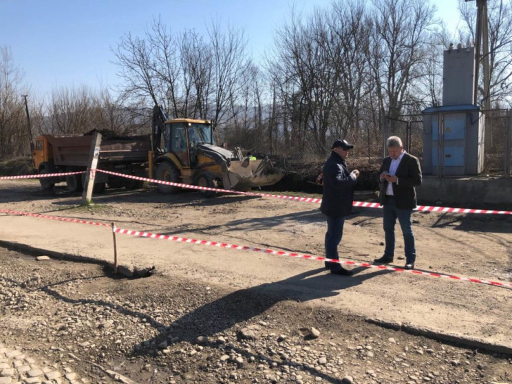 На Рахівщині поновили ремонт дороги "Вел…