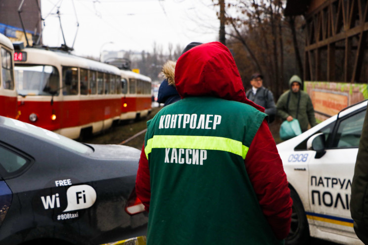 Движение транспорта парализовано: В Киев…