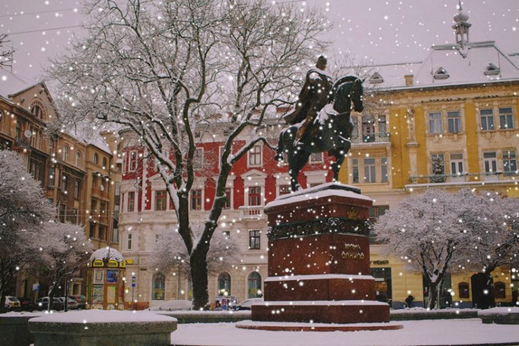 У Львові продовжують прибирати сніг…