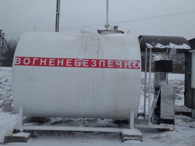 Одразу дві нелегальних АЗС закрили на Хм…