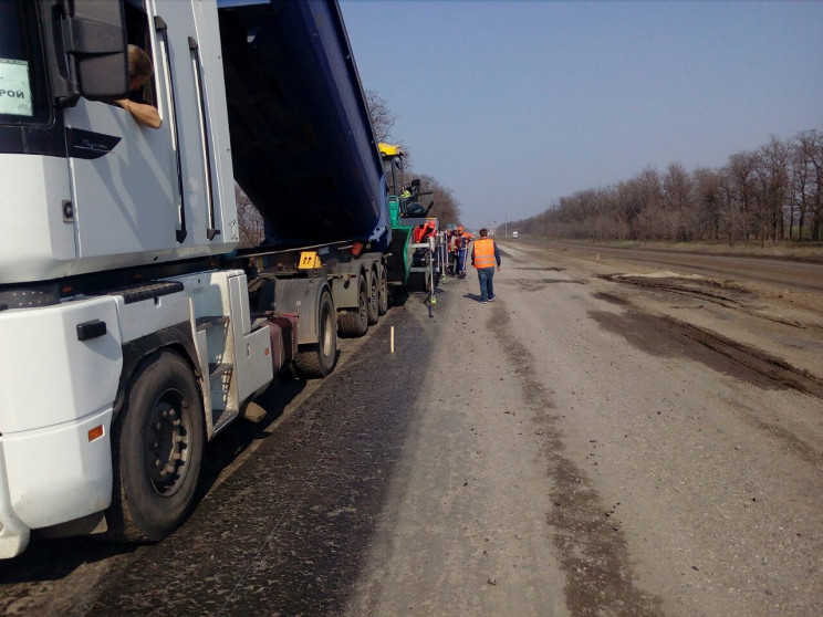 На Кропивниччині укладають вирівнюючий ш…