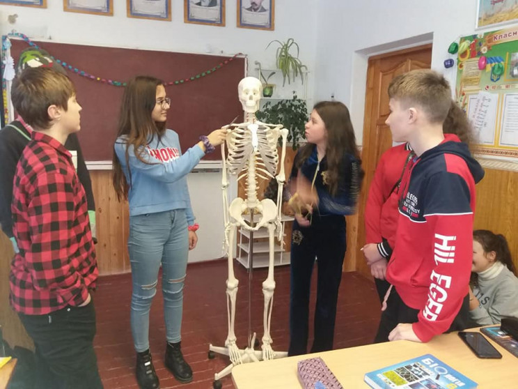 Кабінети Староушицького ліцею отримали о…