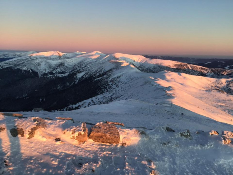 Мороз і сонце: Яким був ранок на горі Пі…