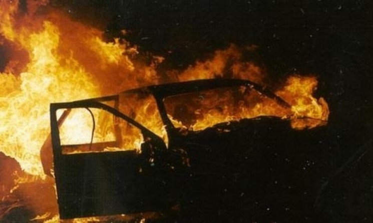На Хмельниччині згорів гараж із автівкою…