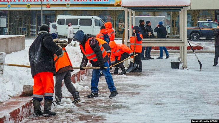 Окупований Сімферополь засніжило…