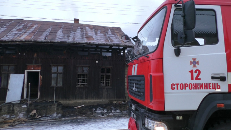 На Буковині згорів великий магазин автоз…