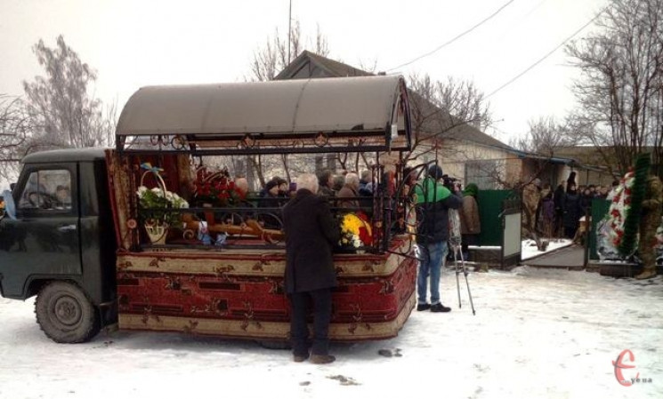 У Волочиському районі попрощалися з бійц…