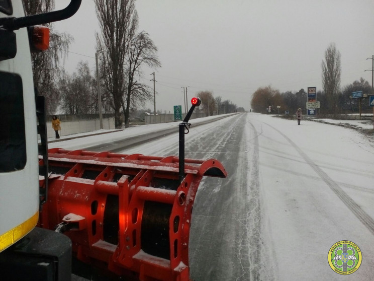 Негода на Полтавщині: На обледенілі трас…