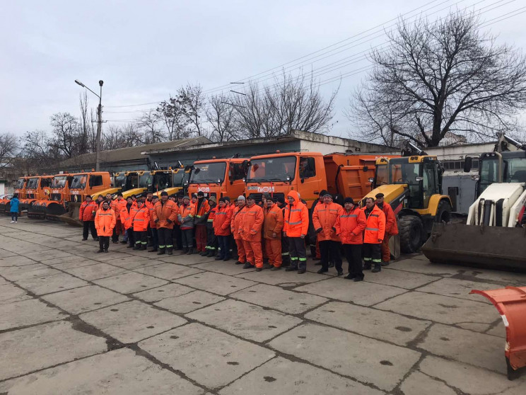 Одеські комунальники показали техніку, з…