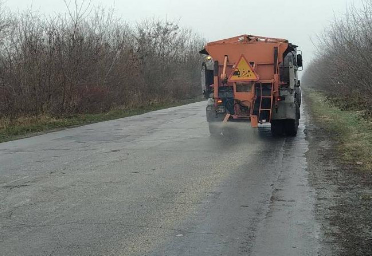 За ніч на дороги Кропивниччини висипали…