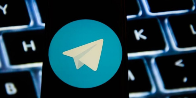 Telegram-каналы Банковой начали отбелива…