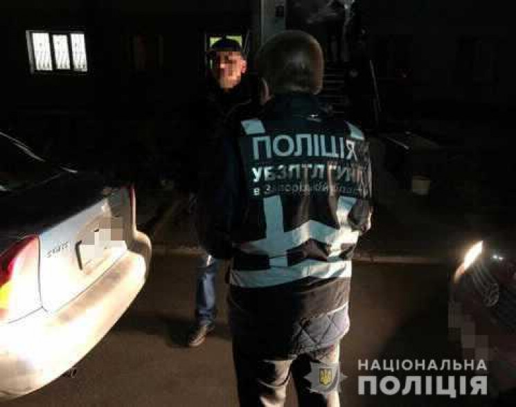 Запорожские полицейские задержали сутене…